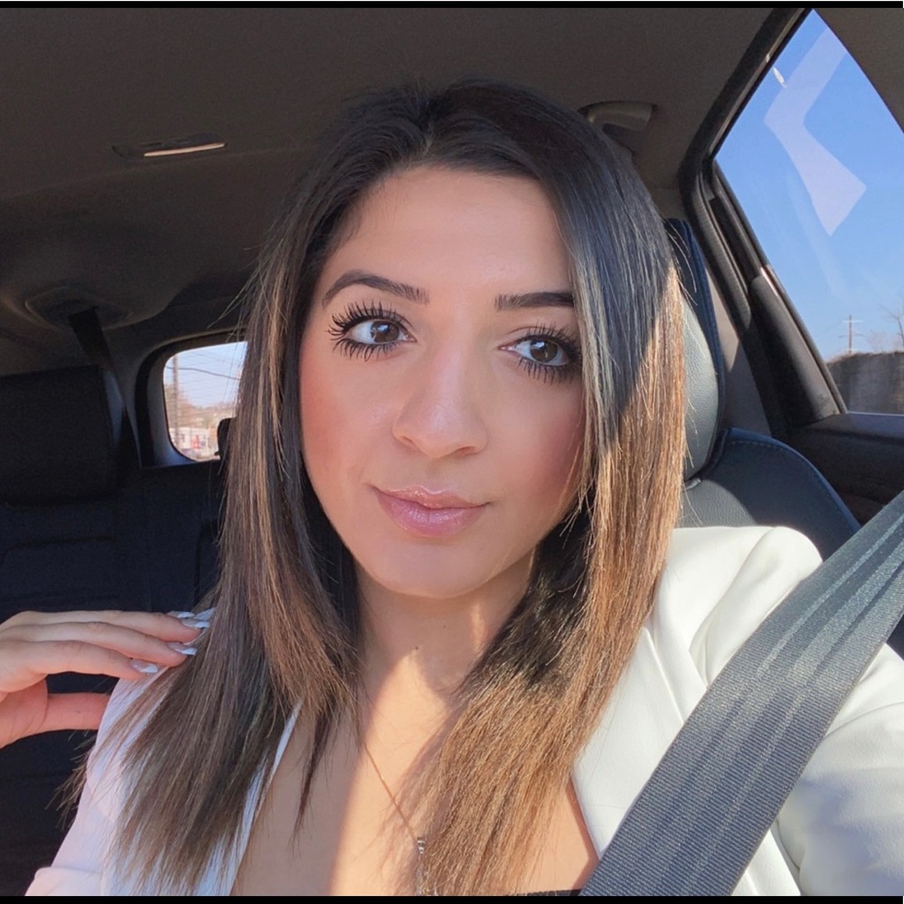 Meet your Posher, Christina